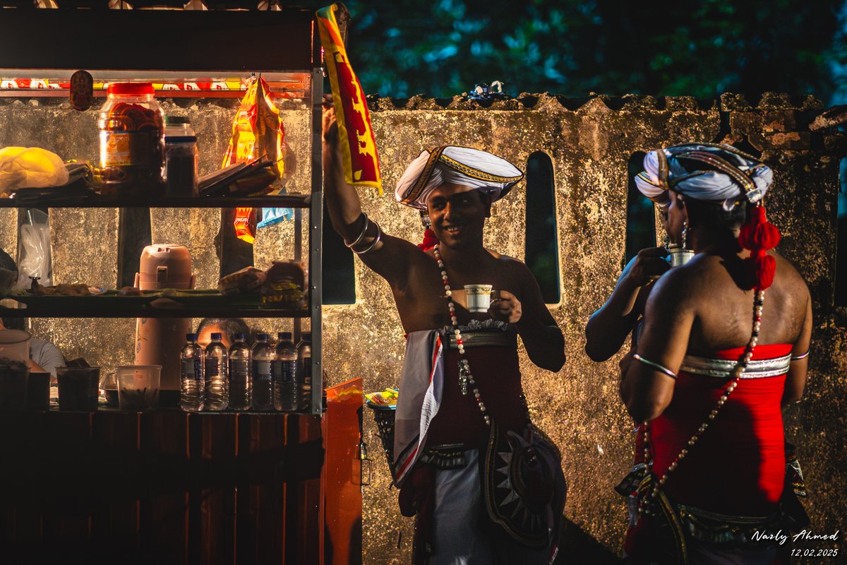 nazly's tweet image. Before the drums roll and the tuskers march, the unseen moments of the Nawam Perahera unfold in the shadows. 🔥🐘

📍 Gangaramaya Temple, Colombo. #lka 🇱🇰