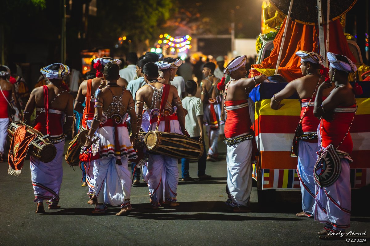 nazly's tweet image. Before the drums roll and the tuskers march, the unseen moments of the Nawam Perahera unfold in the shadows. 🔥🐘

📍 Gangaramaya Temple, Colombo. #lka 🇱🇰