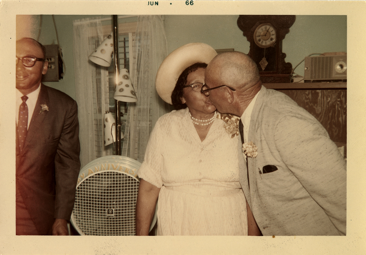 In celebration of #ValentinesDay, our latest mini-exhibit showcases items in our collection relating to expressions of friendship &amp; romance through a variety of historical artifacts! 💕

On view until Feb. 28 on the 6th floor of UTA's Central Library! events.uta.edu/event/love-is-…