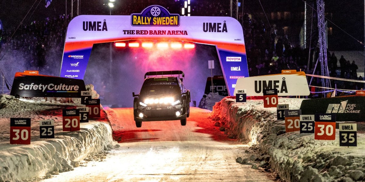 Media_Racing's tweet photo. 🇸🇪📰🔜 @ElfynEvans primer líder del #RallySweden #WRC 

https://t.co/6dkHC0NfdF https://t.co/J29X61K71d