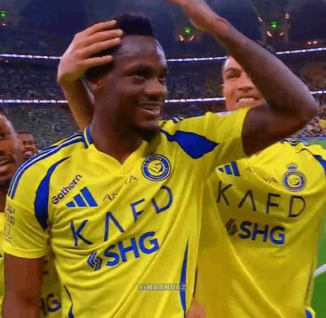 hkaoe773's tweet photo. دوران بدون لف ودوران 💙💛 https://t.co/mUoYPUUS7I