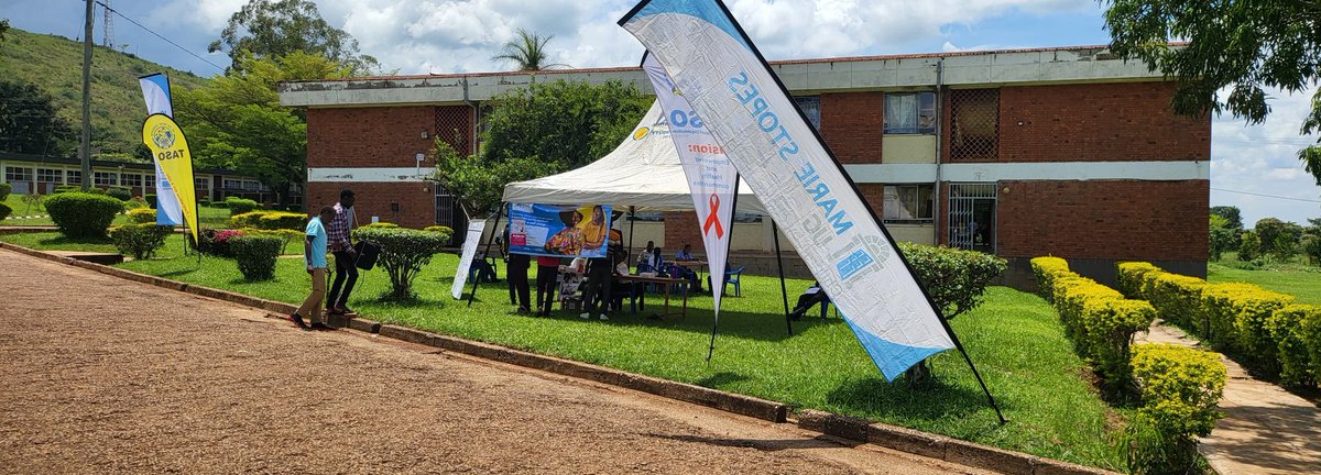 Rotaract_Busit's tweet photo. "💚 Spreading awareness and making a difference at our health project! What health tips do you live by? 🤔 #HealthAwareness #BusitemaUniversity #PaulWako #BeiraSaphina" https://t.co/37R9VdqP1Z
