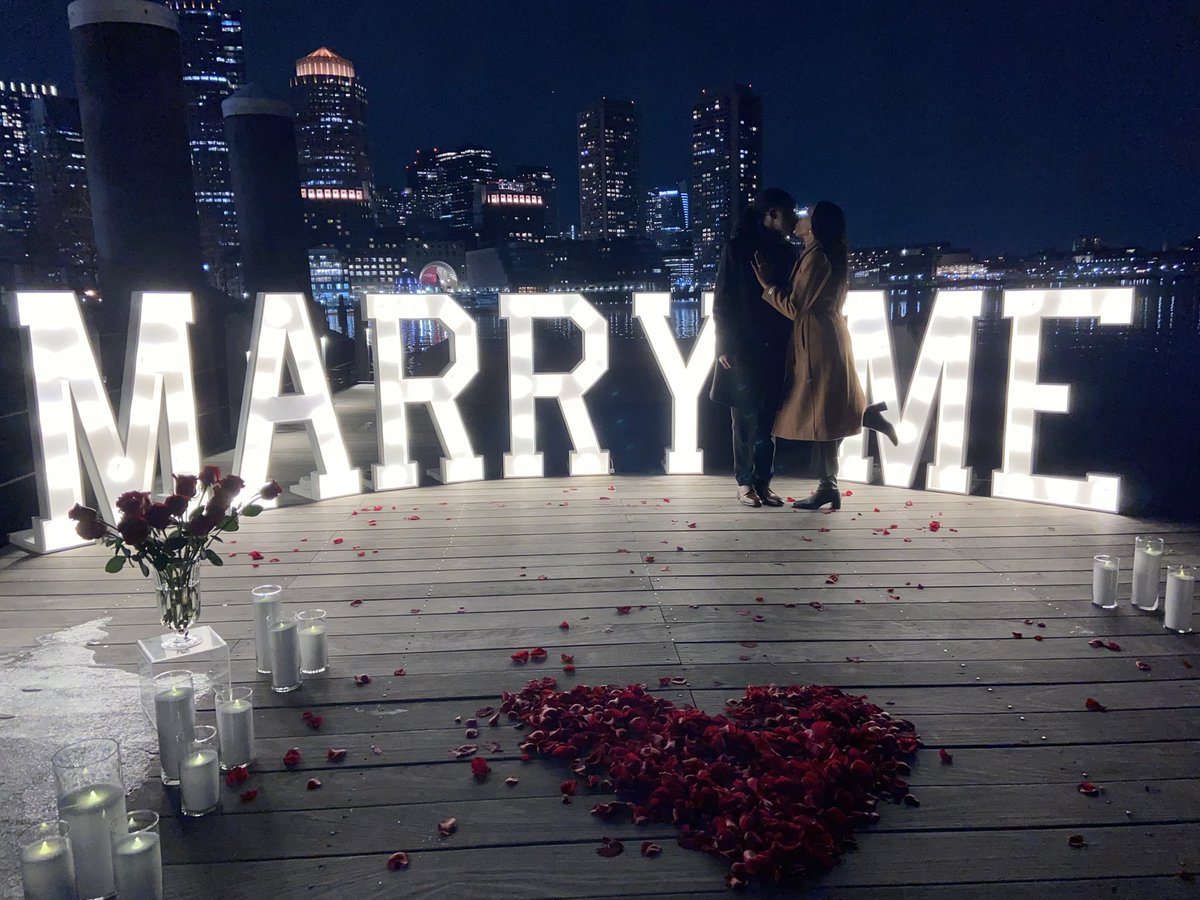sontahjaye_'s tweet photo. Life update: I’m a FIANCÉEEEE! 🥹🤍 https://t.co/sk0L4dIYbb