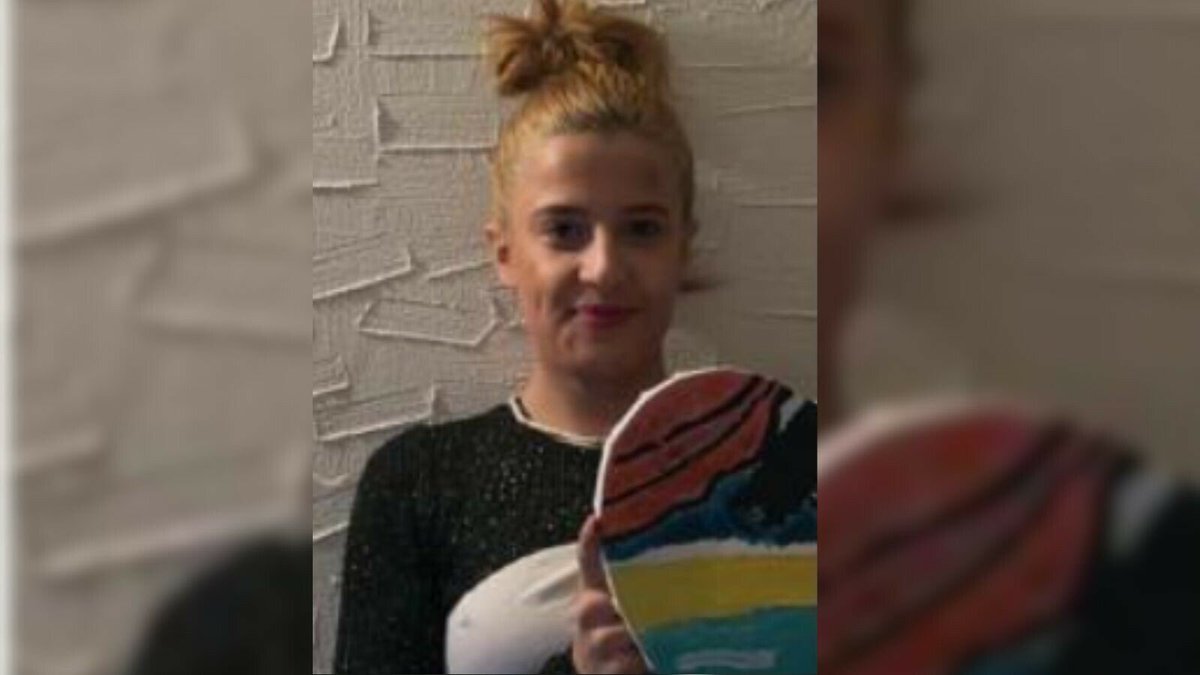 FranceNews24's tweet photo. 🔴 INFO - #FaitsDivers : Depuis 3 jours, Elisa #Gamot, 15 ans, a disparu. La gendarmerie de la #Nièvre lance un appel à témoins. Dernière vue à #Rouy (58), elle aurait pris un stop dans une Renault Kangoo rouge conduite par un homme d’une cinquantaine d’années. https://t.co/R5wYC6uIQa