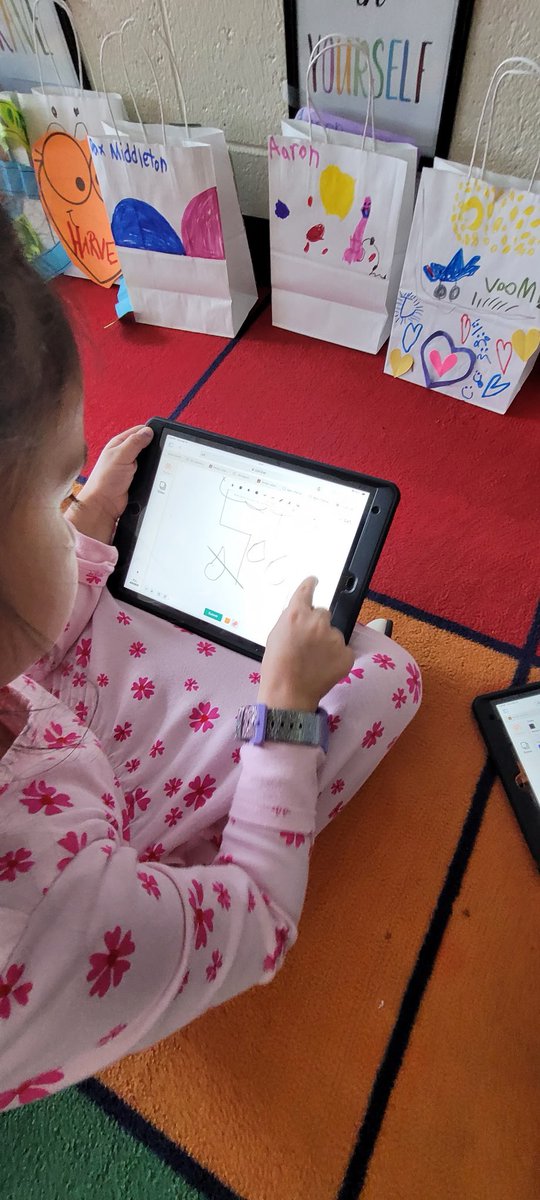 Curious learners were all tuned in as they learn about Weather Wonders in Mrs. Snapp’s room at Fairmont. Epic and Curipod  had each of the young learners engaged and eager to learn.  #DLDay #JCSDLD2025