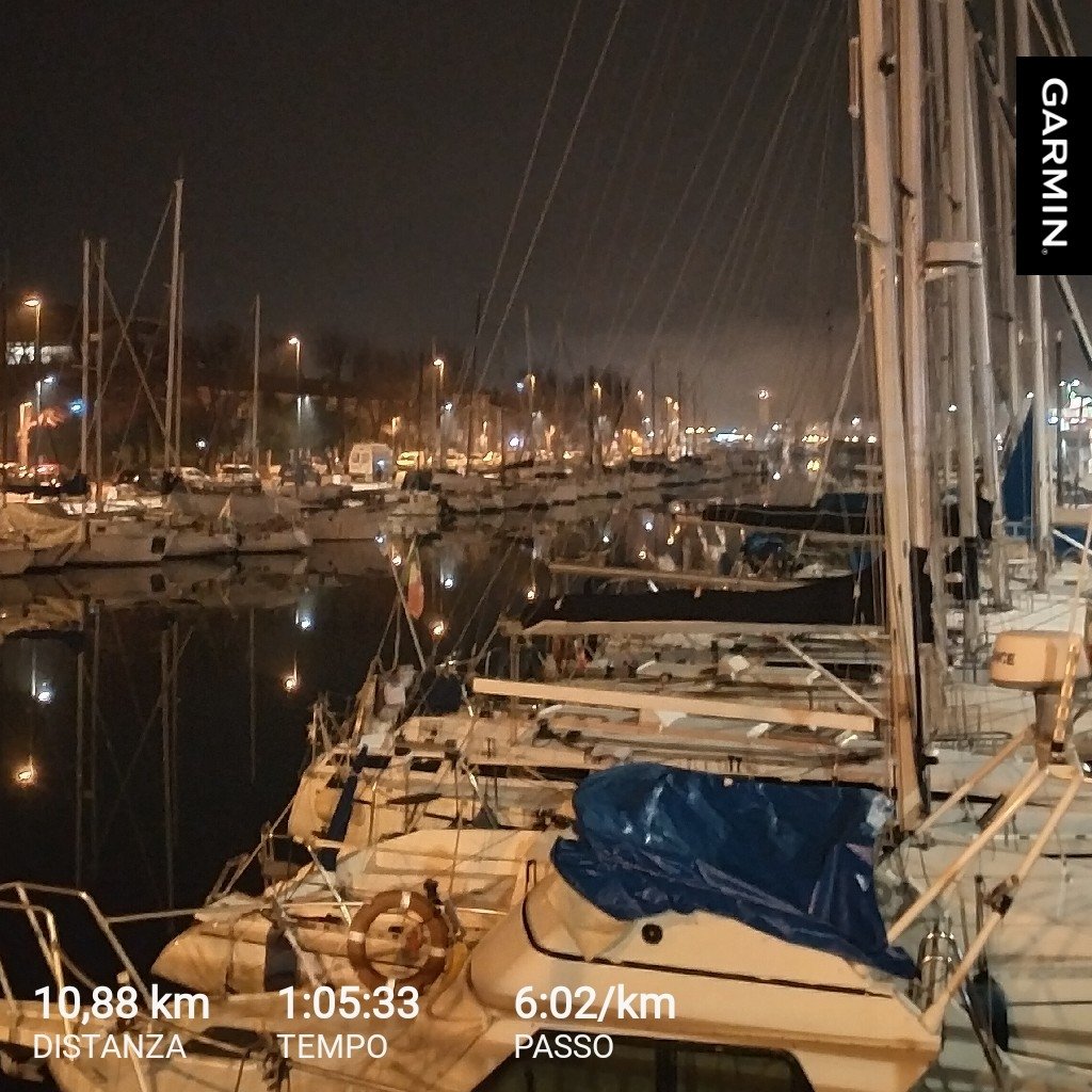 andr3_21's tweet photo. You wish you never ever met her at all (what you sayin', girl?)
#running #runningtothesea https://t.co/9l2sLUygcD