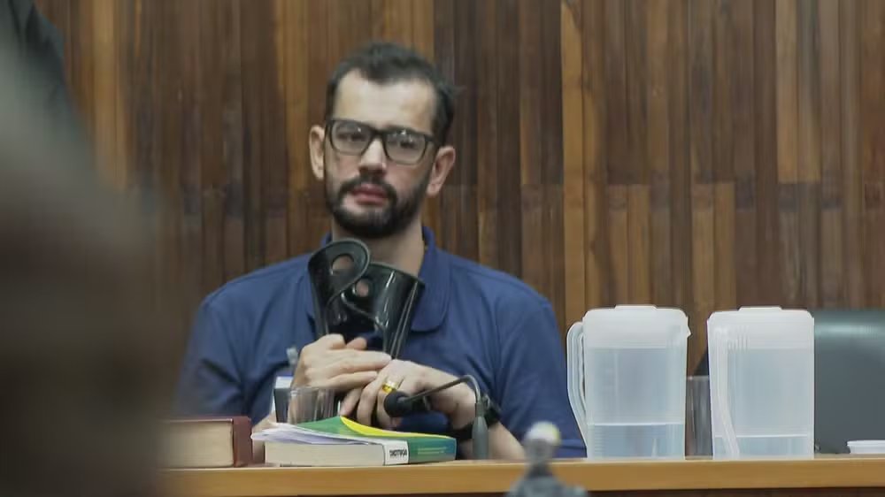 flaviofachel's tweet image. Jorge Guaranho, ex-policial penal, pega 20 anos de cadeia por assassinar Marcelo Arruda, tesoureiro do PT. O crime aconteceu no Paraná, por causa de festa de aniversário que tinha Lula e o Partido dos Trabalhadores como tema. #Crime #Polarização g1.globo.com/pr/oeste-sudoe…