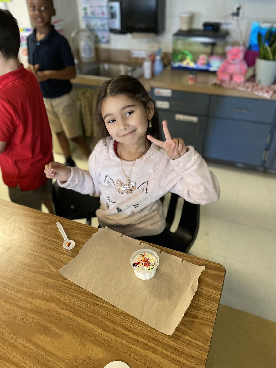 Reaching for the Stars and Meeting our Goals at Sabal Palm!! Mrs Frield’s first grade class made one hundred 100%s in iready!