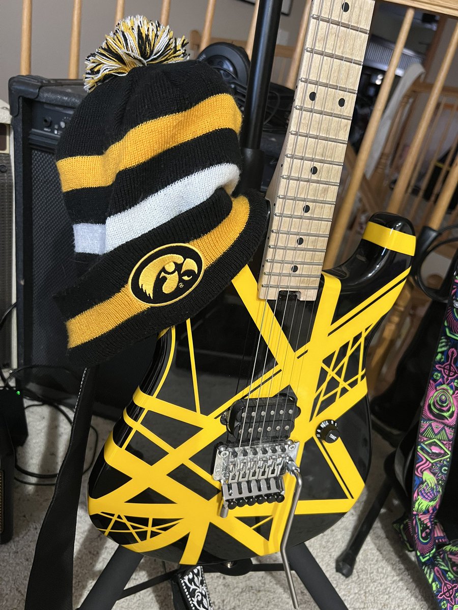 vanhaydenband's tweet photo. Stay warm knowing that your favorite tailgate band is putting together a tour βRight Nowβ for the 2025 Iowa Hawkeye football season!
π€π»ππ₯πΆππΈ
#CatchThatMagicMoment #WhichGamesWillWePlay
#VanHalen #HawkRock #Hawkeyes https://t.co/7y0gpsswAI
