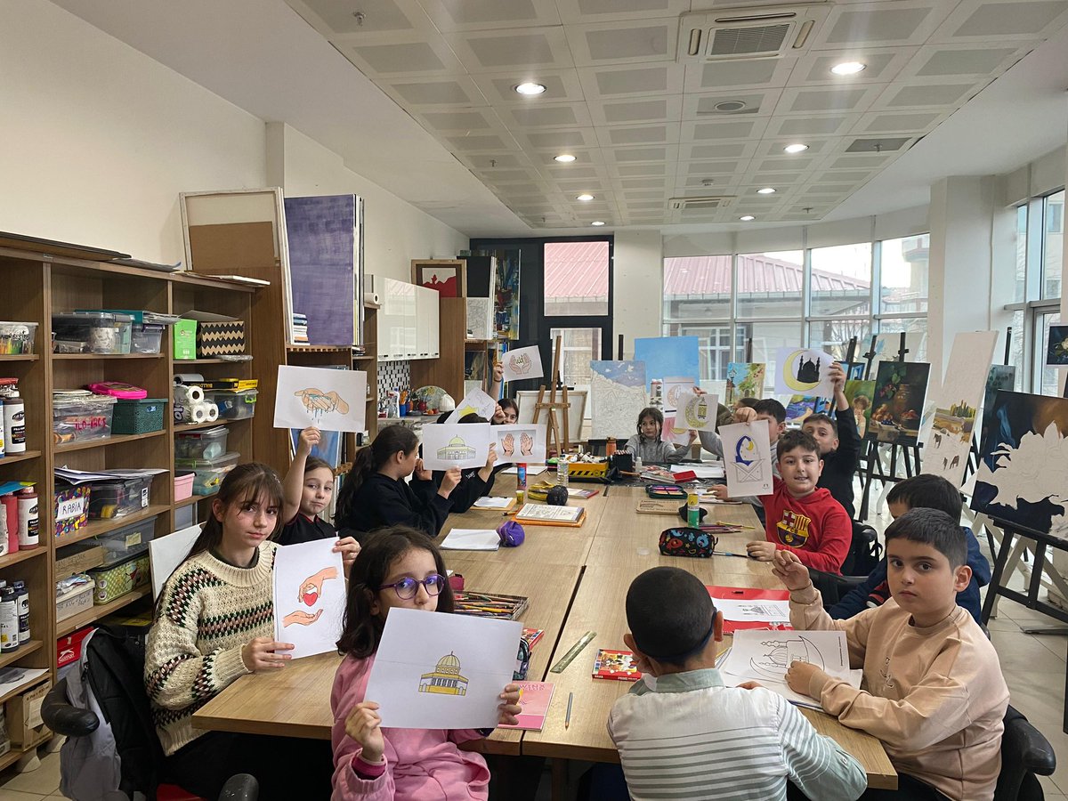 GSB_RizeGM's tweet photo. Resim atölyemizde Berat Kandili temalı Workshop çalışmamızdan kareler. https://t.co/yVXmVuxCMd