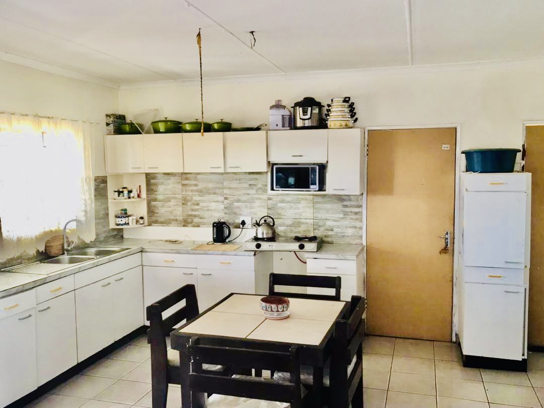FlorenciaKaven1's tweet photo. Sale 
Plot size: 1 Hectare 
For Sale: N$1,020,M 
situated;
60 km from Windhoek and 23 km from Rehoboth, 100m from the main road  B1
 3 beds, 2 bath, kitchen &amp; living room,garage
  pool,braai area
 Borehole
Contact 
Florencia T Kavendjii 
📱0811227886
📧flo@jirehrealestate.com https://t.co/J42D2R8yYc