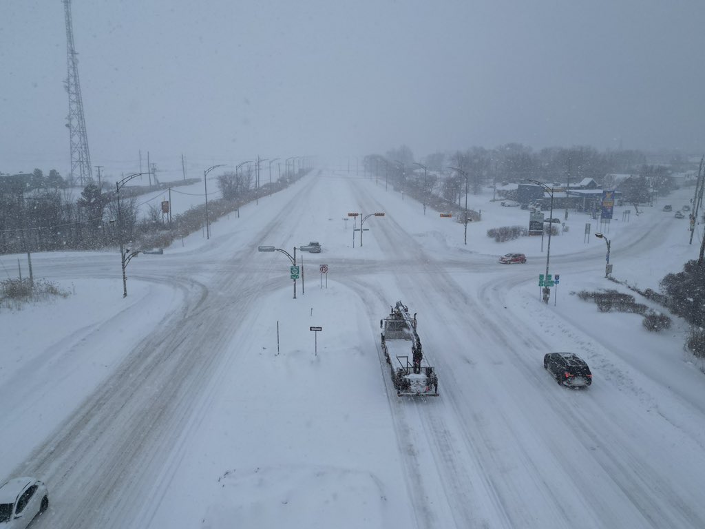 MathieuTye's tweet image. Conditions routières difficile sur la route 112 à Marieville, et sur l’autoroute 10 à Richelieu