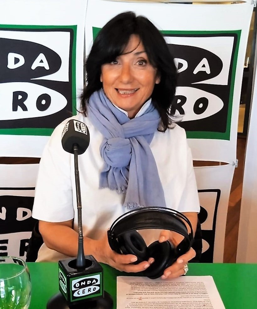 MediaAge_Irene's tweet photo. Me #apasiona, me entretiene, me divierte, en la #radio soy #feliz. Con un #equipazo #viajero sin igual. FELIZ DÍA DE LA RADIO a toda la @GenteViajeraOCR !

#fotoperiodismo #fotógrafa #lugaresdesconocidos #exploringtheglobe #travelphotographic #irenegonzalez #periodista #Radio https://t.co/zGRjs9GNev