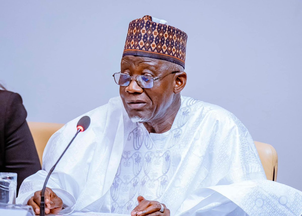 Police_Boi's tweet photo. Earlier today, Honorable Minister of Labour and employment Alhaji Muhammad maigari Dingyadi lead a delegation from the International Labour Organisation (ILO) to paid  a courtesy visit to the Presidential Villa, https://t.co/QpPwuhhrhG