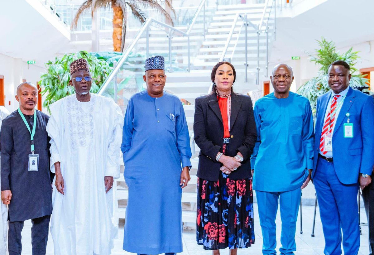 Police_Boi's tweet photo. Earlier today, Honorable Minister of Labour and employment Alhaji Muhammad maigari Dingyadi lead a delegation from the International Labour Organisation (ILO) to paid  a courtesy visit to the Presidential Villa, https://t.co/QpPwuhhrhG