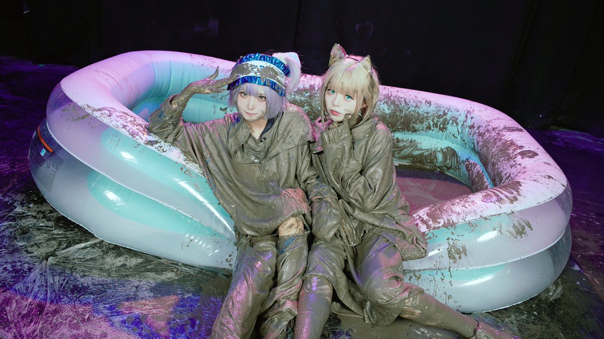 Happy Valentine Day! The much anticipated episode is here - the exclusive mud fun time between two cute subcultures street style girls! #wetlook #mud #wam #トー横界隈 #地雷系女子 #ジャージ #サブカル地雷 #reflem #汚れフェチ #ずぶ濡れ #泥んこ遊び #百合 #玩泥 #湿身 #tracksuit