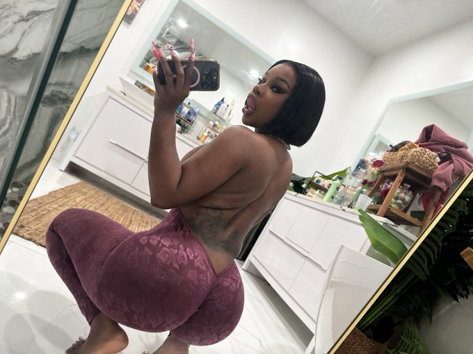 Suki WITH THE GOOD COOCHIE - 3 pic. Lord Fartquad🩷 https://t.co/kTy039RAoG