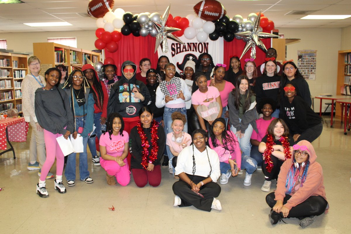 A morning of❤️as Shannon High library club's makerspace team hosted a #GalentinesDay party!
#RedRaiderFamily

#EducateServeInspire