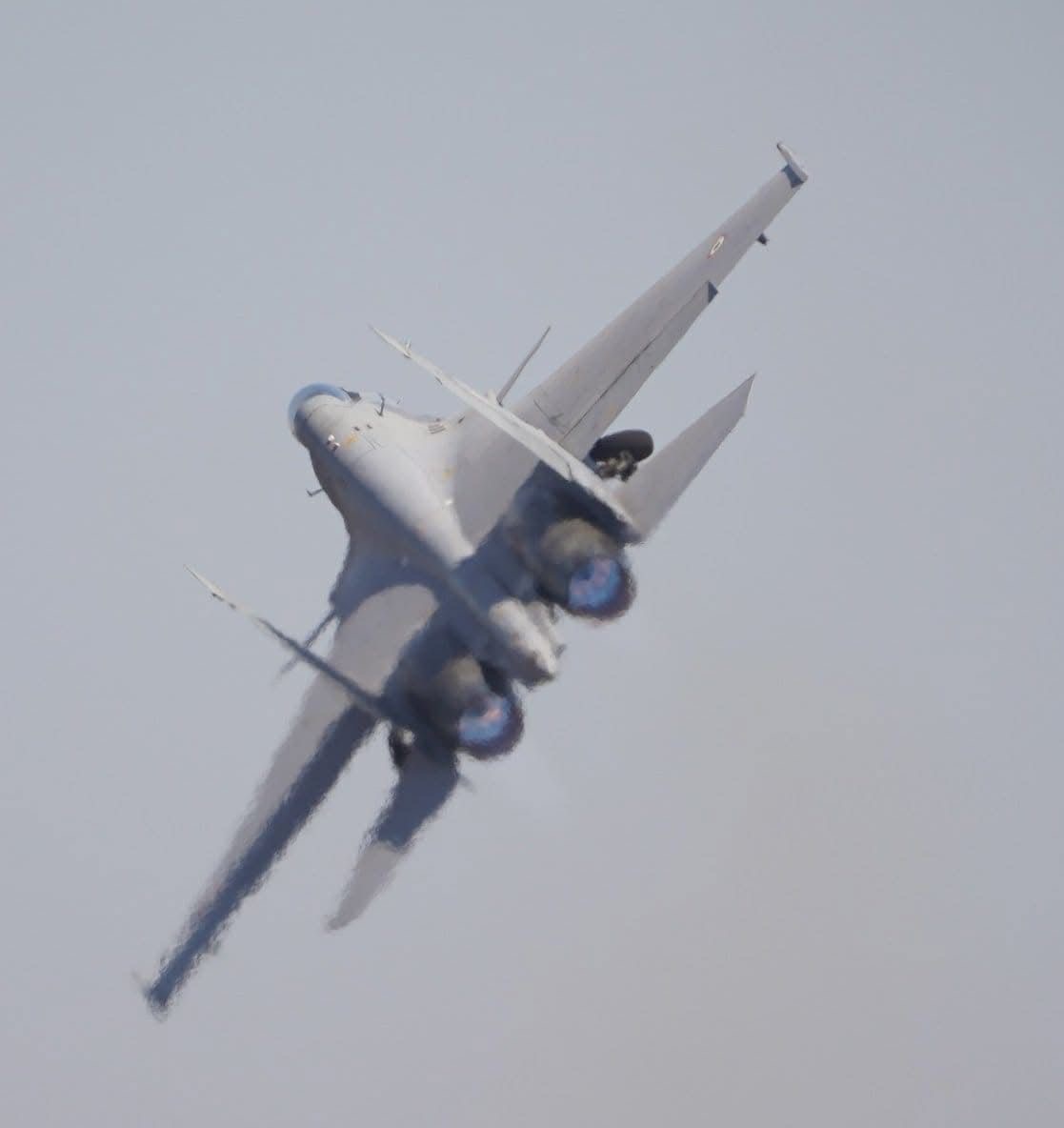 DrdoTdf's tweet photo. Witness the thrill of the skies at #AeroIndia2025. Experience the power, precision, and innovation of aviation like never before. #AirShow #AviationSpectacle https://t.co/TP6VDvh0pY