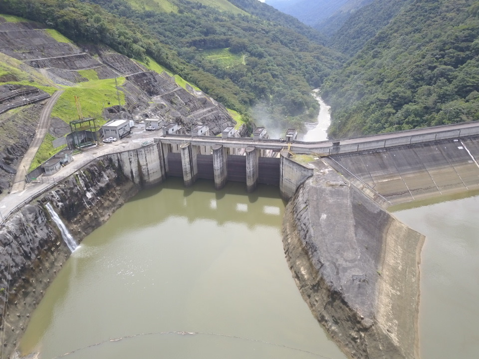 EPMestamosahi's tweet image. Como resultado de los monitoreos y revisiones, se identificó que estas actividades mineras están comprometiendo también la estabilidad de las instalaciones de la central Porce III, poniendo en riesgo la seguridad energética del país. 🧵👇
