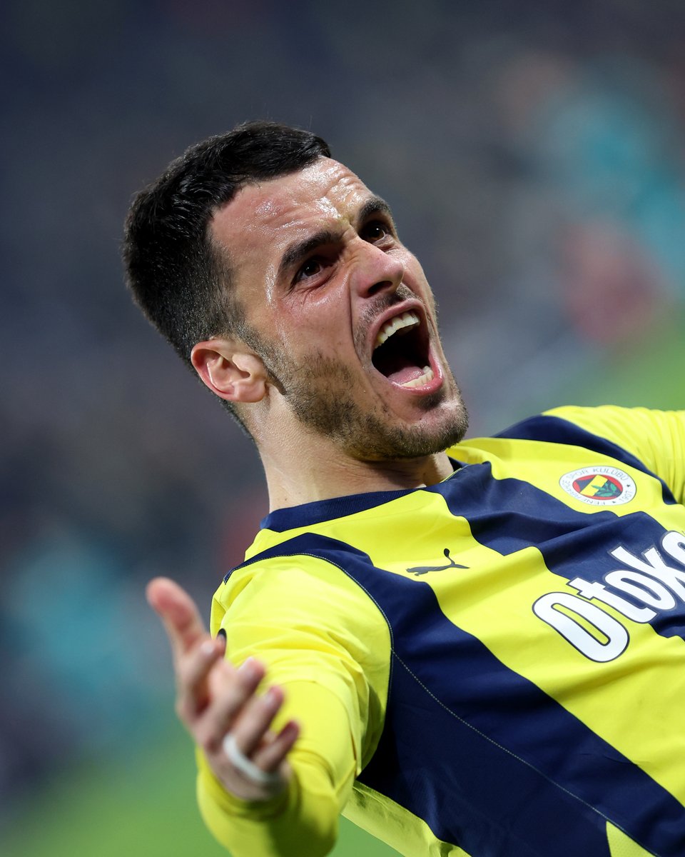 Fenerbahce's tweet photo. That winning feeling 😎 https://t.co/7D1naiF4Qs