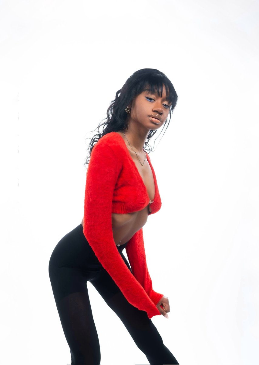 Stroll down the red brick bro.
.
.
#photography #photoshoot #picoftheday #portraitoftheday #portrait #followyourdreams #heartbreak #newyorkcity #Portraiture #blackandred #red #valentineday #modelnyc #portraitpage #passion #nofilter #natural #stillfly #beauty #portraitsnyc