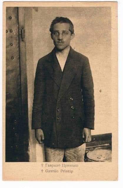 " Наше ће сјене ходати по Бечу, лутати по двору, плашити господу "...
🇷🇸☦️