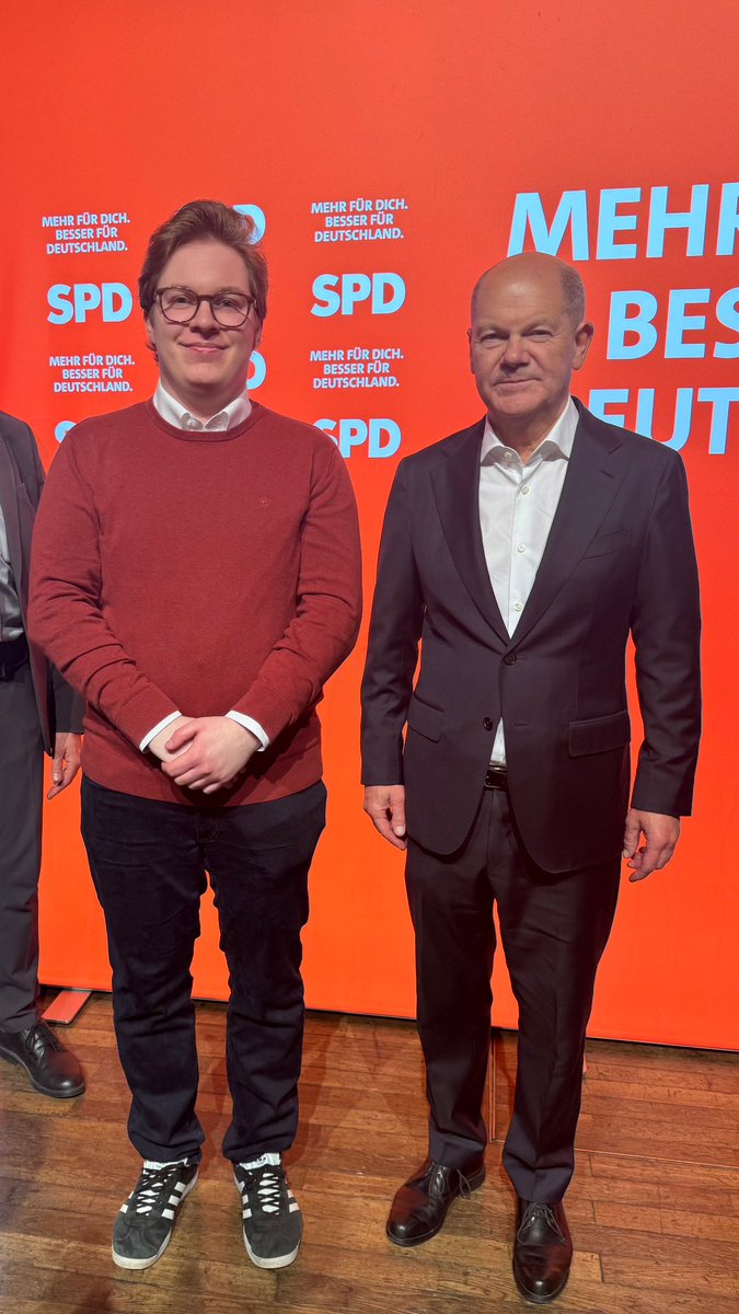 maxiberwind's tweet image. Es hat mich sehr gefreut heute Olaf #Scholz sehen zu können.
Er bestätigte auch, politisch mehr für die psychische Gesundheit tun zu wollen.