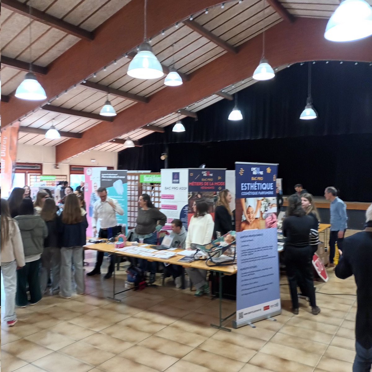 clg St Exupéry Gers tweet media