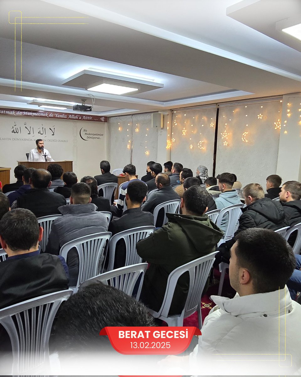 OncuNesilDer's tweet photo. "Berat Gecesi" vesilesiyle düzenlediğimiz programımızdan kareler...

#BeratKandili https://t.co/YmCb3hAnDU