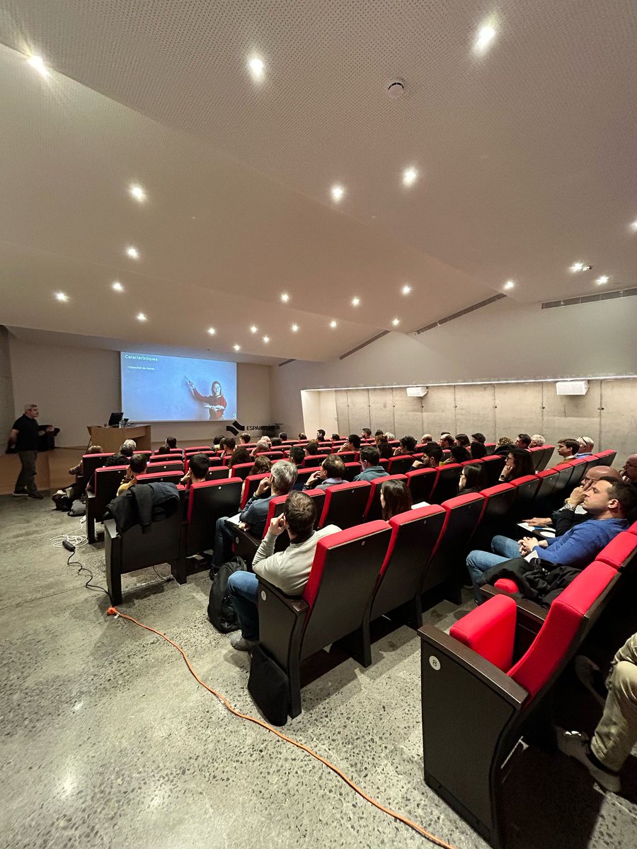 Èxit rotund a la primera sessió del curs d’Intel·ligència Artificial!

Gran interès i moltes preguntes sobre aquesta tecnologia ja tan present. Dijous vinent ens retrobem amb més coneixement i, aquesta vegada, amb la connectivitat garantida al 100%!

Gràcies per assistir-hi!