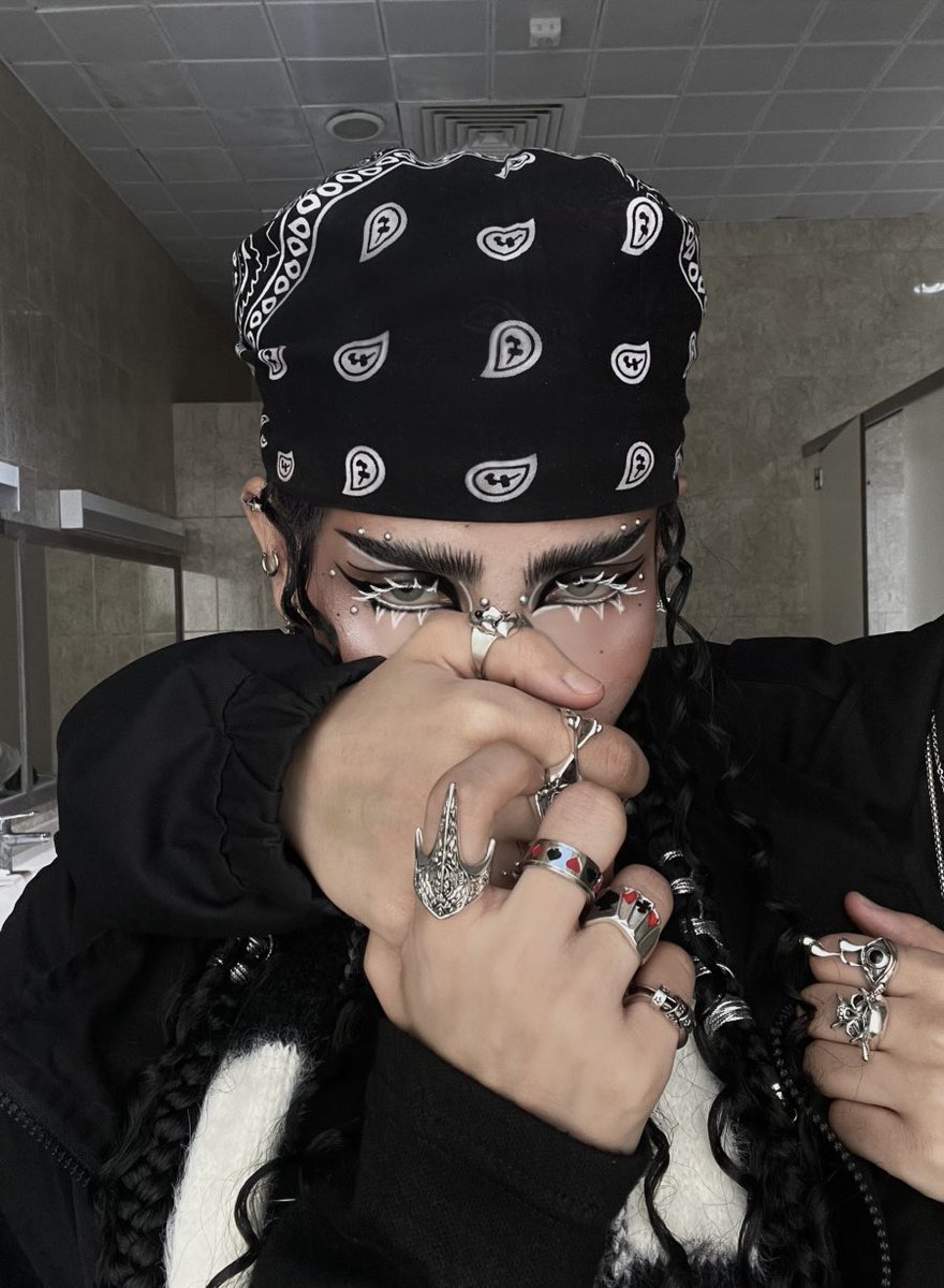 Batman7cat's tweet image. 