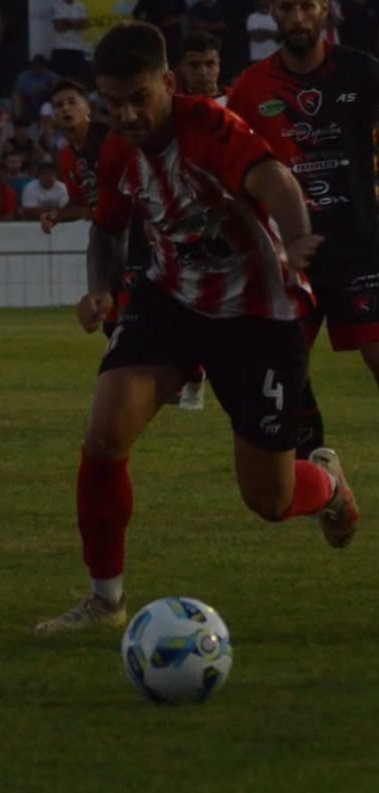 #RegionalAmateur #FederalA Joaquin Garoni #CostaBrava "Contento por lo que hemos podido lograr , me han tratado muy bien dentro del club porque es un club ordenado. He tenido charlas con los dirigentes donde continuare".
Foto: prensa #CostaBrava 
#LineaDeportiva Fm Gospel 102.9