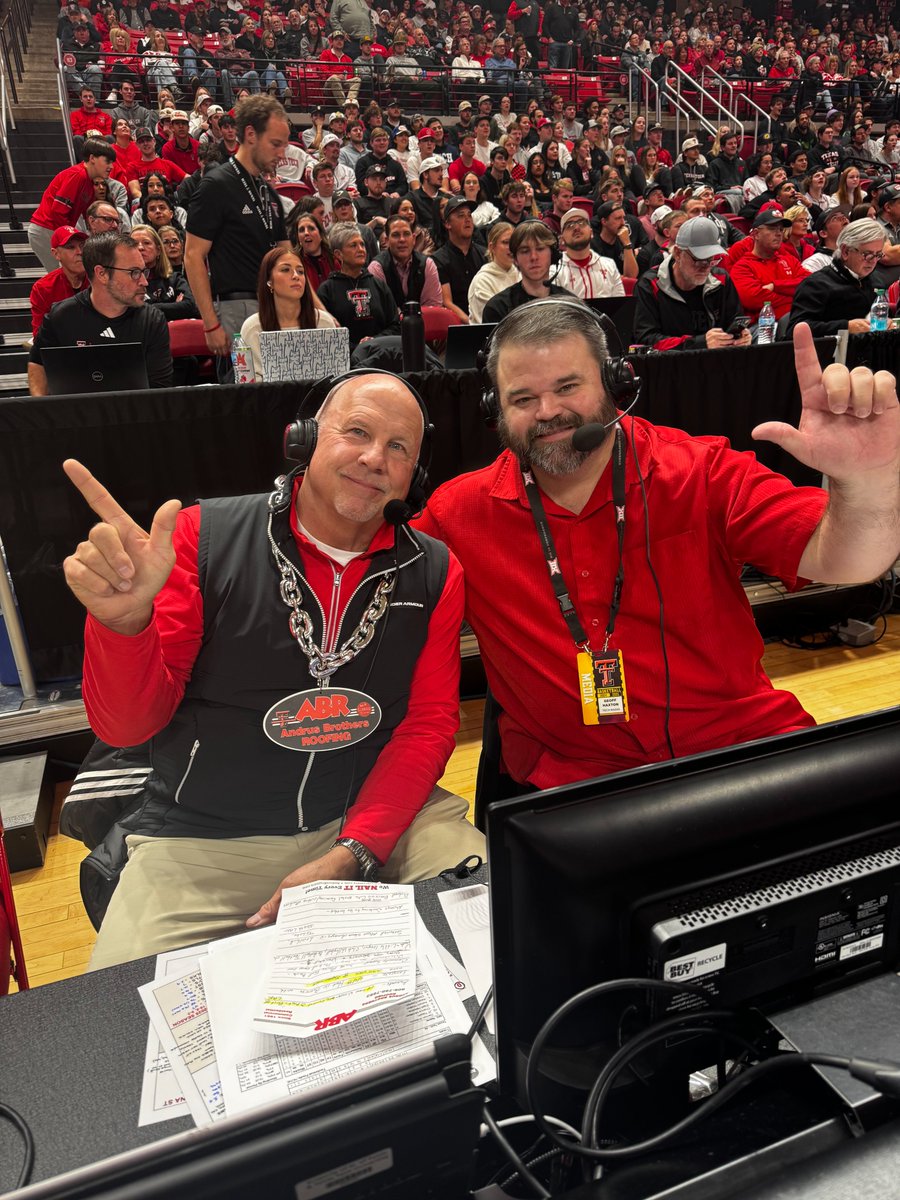ABR_LBK's tweet photo. Last night's game was off the chain! We loved every second of sponsoring the 2OT game 🙌🏼 @TexasTechMBB https://t.co/Rn3DzfsCqz