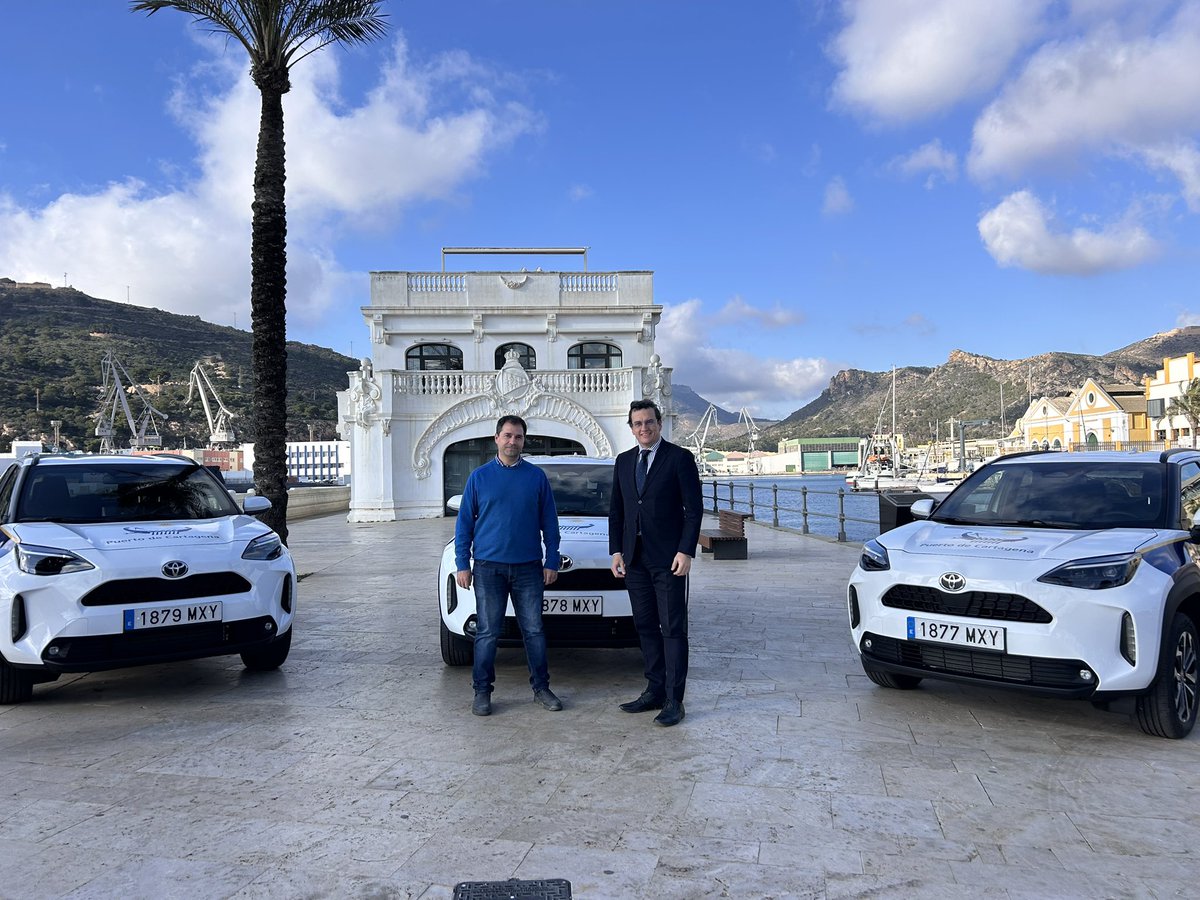 PuertodeCtg's tweet image. Continuamos incrementando nuestra flota de vehículos sostenibles con tres nuevos coches híbridos.