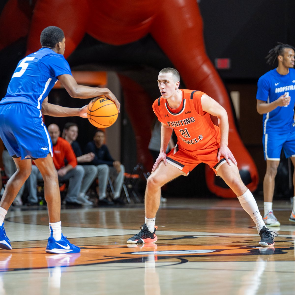 Putting everybody on lockdown.

<a href="/NolanDorsey3/">Nolan Dorsey</a> has a defensive rating of 91.8 in conference play, the best mark in the CAA.

#RollHumps