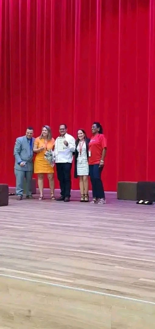 FELICIDADES Educadores santiagueros, la delegación a Pedagogía 2025 no les falló, Mejor Stand del evento y mejor investigadora 2024. Felicidades. #raulsamon #pedagogia2025 #DpeSantiago