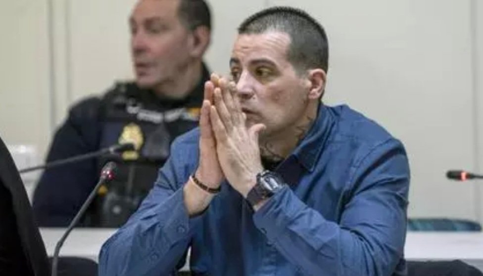 bertac1392634's tweet photo. Este es José Reñones. 
Asesino de su mujer y su bebé de 11 meses.
Amigo del capitán de la guardia civil y con orden de alejamiento denegada.
Pongamos su cara y que rule! https://t.co/4ZZm0jyySt