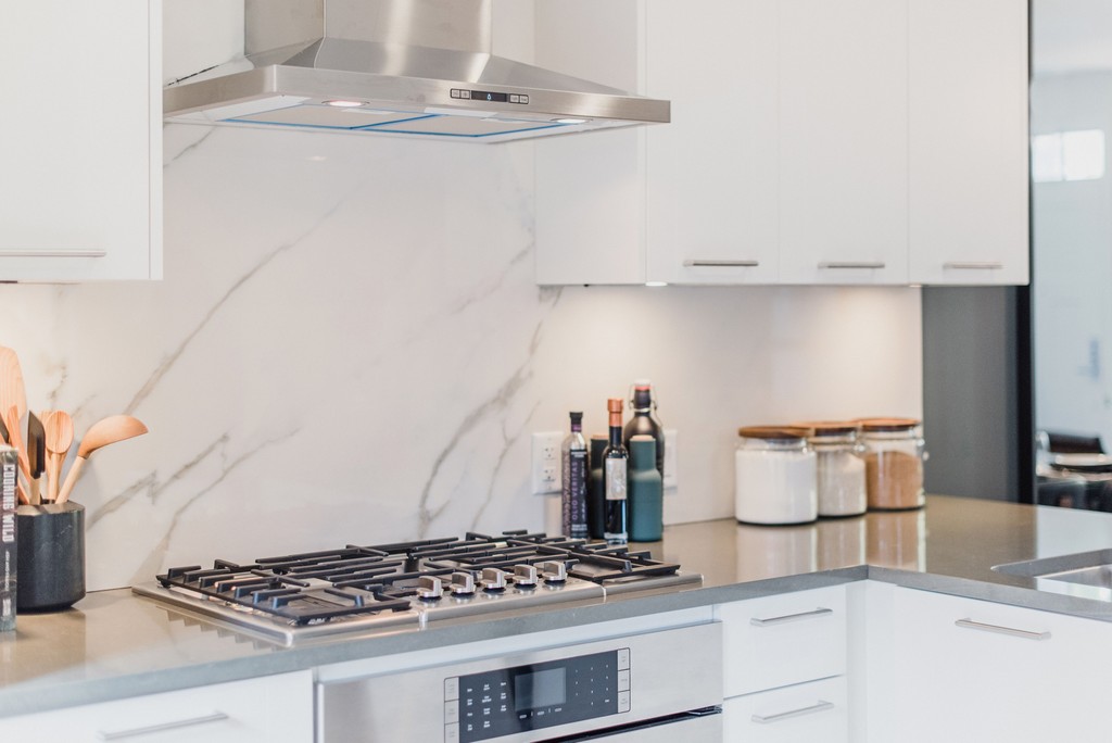 Boffo February Home Maintenance Tip - Hood Fans

This month's home maintenance tip is about keeping your hood fan clean. 

If you love to do your cooking at home, remember to regularly clean and wash your hood fan filter and take a moment to replace any lightbulbs.