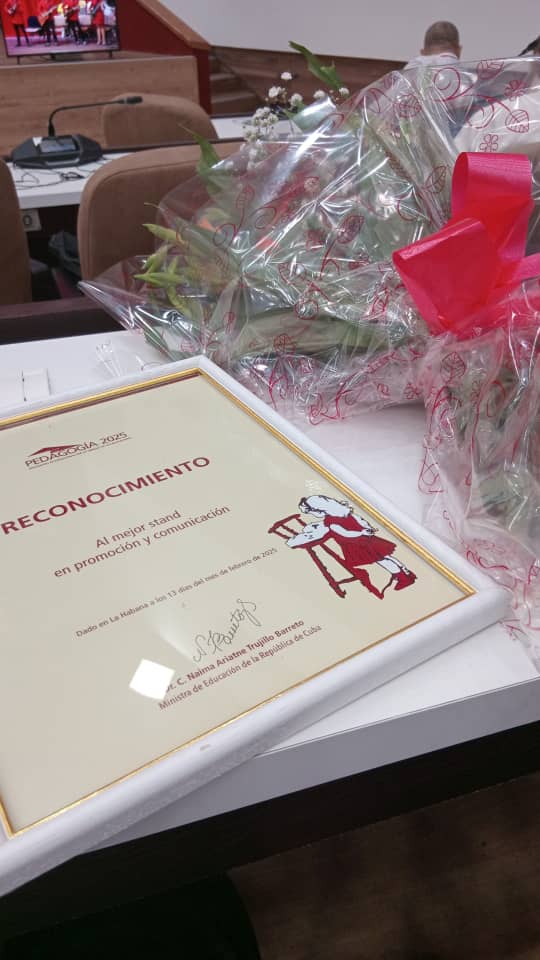 yarobyalvarez's tweet photo. #Artemisa MEJOR Stand en promoción y comunicación del Evento Internacional de Pedagogía 2025. Gracias a todos los que hicieron posible este logro y en especial a todos los educadores artemiseños! #ArtemisaJuntosSomosMás #CubaMined @GladysArtemisa @MoraimaOrozco https://t.co/qv6yJDV0SP