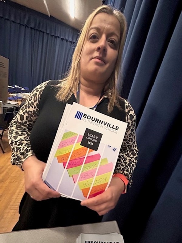 BournvilleSch's tweet image. Mrs Dhinsa was very pleased to welcome Y9 parents to Options evening tonight providing guidance on the range of GCSEs available. #Options #GCSEs