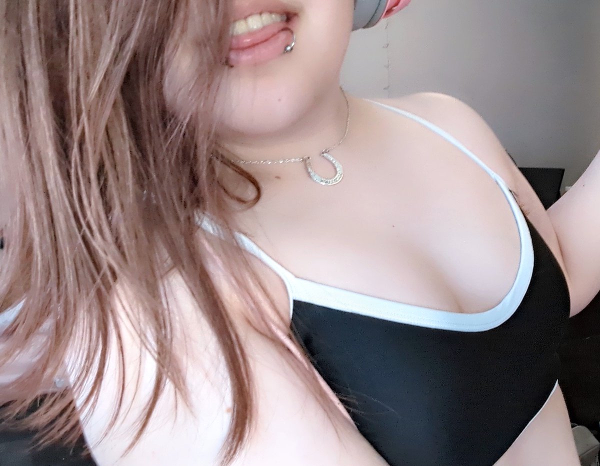 literallynova's tweet photo. new swimsuit lowk looks good on me I think 🫣

#nsfw #nsfwtwt https://t.co/lQw3GH8W7a