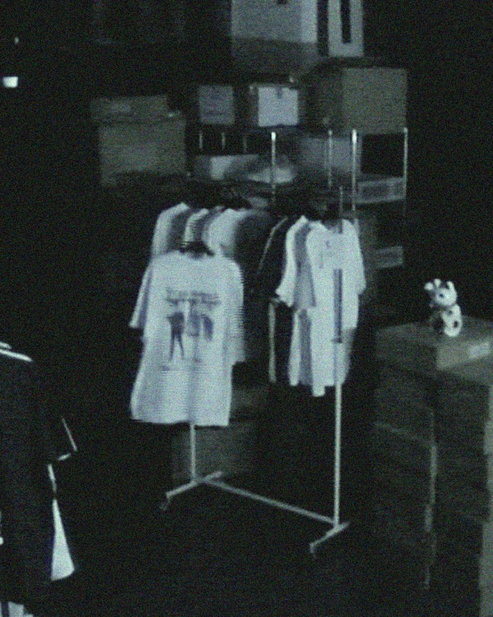 UniqloUSA's tweet image. Check out a new DAN DA DAN graphic tee collection featuring designs from the latest much-talked-about tale of occult battles and adolescence. 
Shop in-stores + online here: bit.ly/40XPcqC