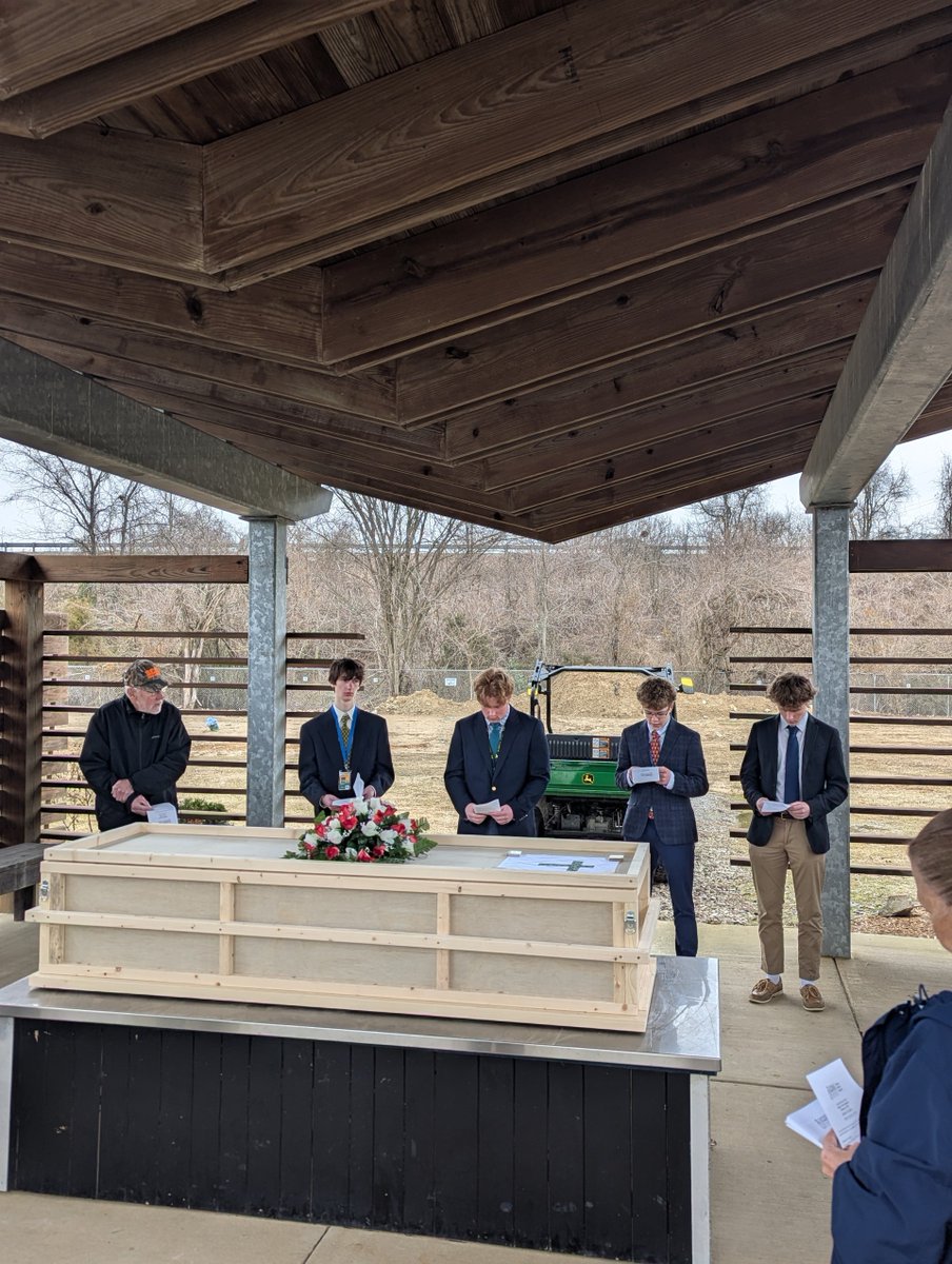 stxtigers's tweet photo. Honoring Every Life with Dignity

St. X students and faculty proudly serve with the St. Joseph of Arimathea Society, ensuring that no one is laid to rest alone. Each week, our students assist with prayer services at Meadowview Cemetery, offering compassion and respect to those who might otherwise go without.

Special thanks to Ben Kresse for helping bring this program to Louisville and to our dedicated faculty for their continued support.

In addition to leading prayers, our students help craft and place headstones, ensuring every individual is remembered. We’re grateful to join other local schools in this meaningful mission.

#WeAreStX
#Xaverian