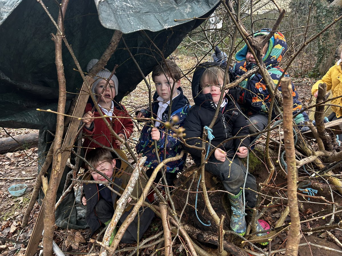Reception looking out for signs of spring. They spotted the daffodils starting to grow and buds on the trees. They built a den to spot the great tits checking out our bird boxes. #springwatch @GoytreFawr <a href="/EcoSchoolsWales/">Eco-Schools Wales</a> <a href="/CambiumSus/">Cambium Sustainable</a> <a href="/ChrisGPackham/">Chris Packham</a> <a href="/michaelastracha/">Michaela Strachan</a>