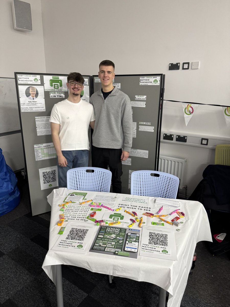 _thomas_jones4's tweet image. Fantastic day at USW today for the Skills Cymru Competition. Two groups from L3 Business got through to the finals - they presented with confidence and delivered two outstanding business ideas. I am an extremely proud tutor. 

@coleggwent @JoelMorgan81 @ISEinWales