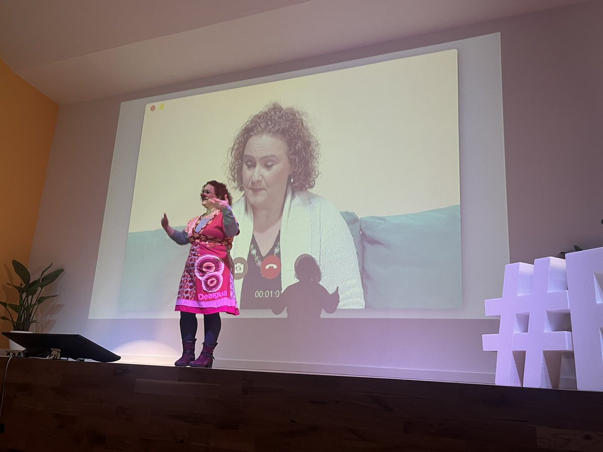 MIGarcia__'s tweet photo. Broche de oro en el cierre de la 1ª Jornada @Red_EQAp con el análisis de la tipología de Escuelas de la mano de @LuaEvaLua #InspiringDifferences #EQAp2025 #VIJornadasEQAP ‘no dejemos de ser moscas que impulsen, acompañen y generen ruido’ https://t.co/lvfV9zzbzL