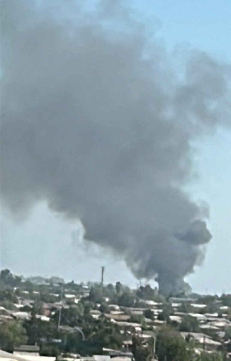 SEGUNDA ALARMA de INCENDIO

Av Punta Arenas y Av Trinidad, La Florida. <a href="/BomberosNunoa/">Cuerpo de Bomberos de Ñuñoa</a> trabajando por fuego en casa habitación