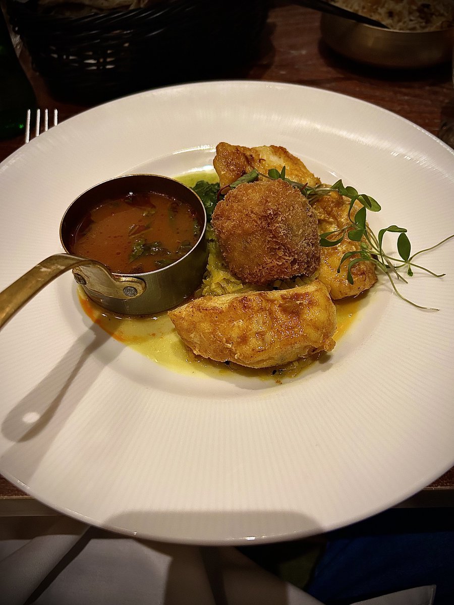 lewi0308's tweet photo. #Lasan you didn’t disappoint 👏🏼👏🏼👏🏼
Starter: Bihari Beef Kabab
Free-range beef tender, roasted in a tandoor, served with lentil salad and mint coriander chutney.
Main: Monkfish Johl
Roasted monkfish served with garlic-infused leeks, palak broad beans, and a Kolkatan Jhol sauce. https://t.co/Lr0WCFsxw5