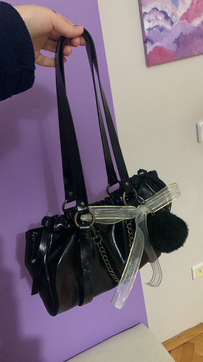 Çantanın eve bir girişi bir de çıkışı oldu